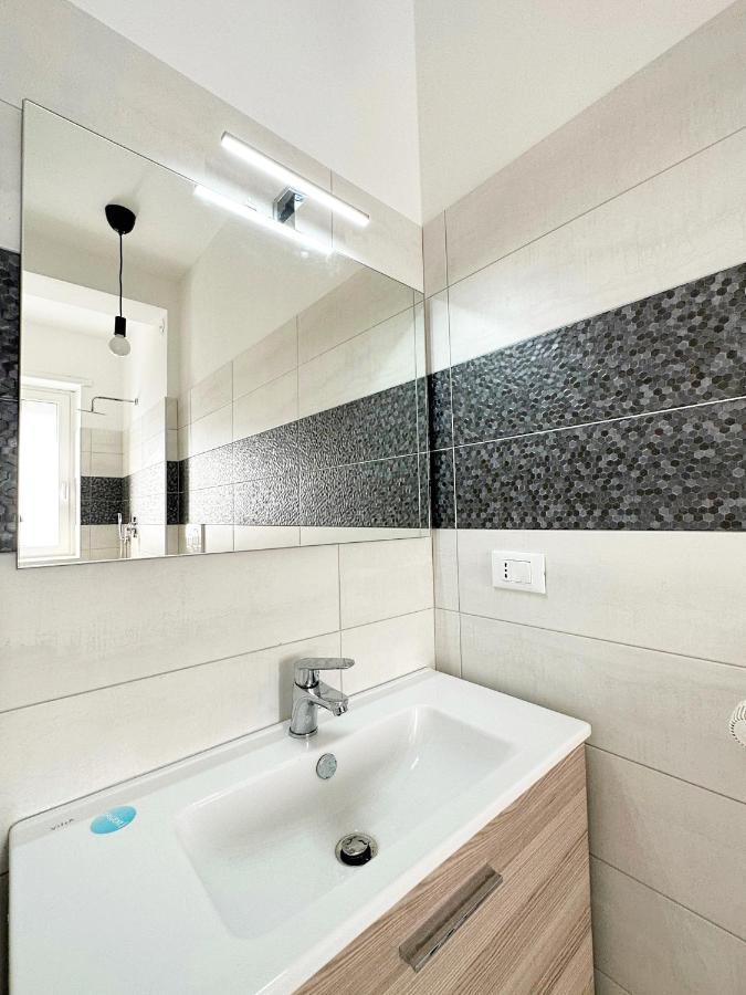 Wh - Cuore Home - Attico Monolocale Con Parcheggio Gratuito - 5 Minuti Dal Centro - Wifi Σαν Ρέμο Εξωτερικό φωτογραφία